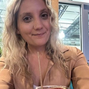Meet your Posher, Noelle